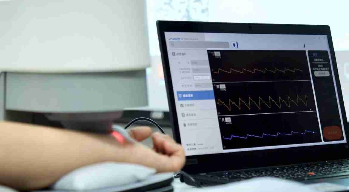 OBPay耘康以高解析与拟真的显示技术，，将其应用于中医检测，，提供“中医数位化检测方案”，，，，使传统中医检测结果数据化与可视化