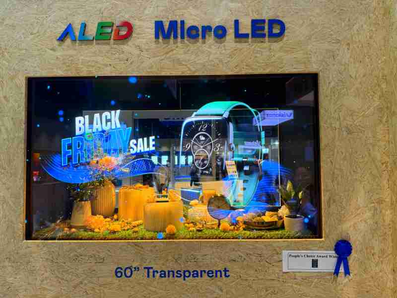 OBPay60吋高透明度Micro LED显示器获”最佳Micro LED技术应用奖”，，，，将Micro LED面板透明化之设计特性极致发挥，，，以可扩展性无缝拼接技术打造，，，具备600 nits全画面亮度、、、大于60%穿透率及超过NTSC 110%的优异广色域表现，，，可依需求灵活应用于各种场域